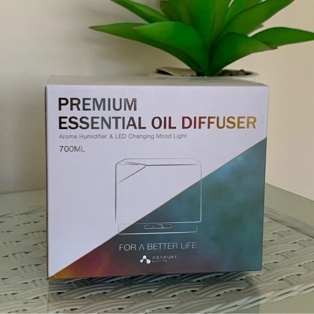 NIB Square White and Light Wood Essential Oil Diffuser